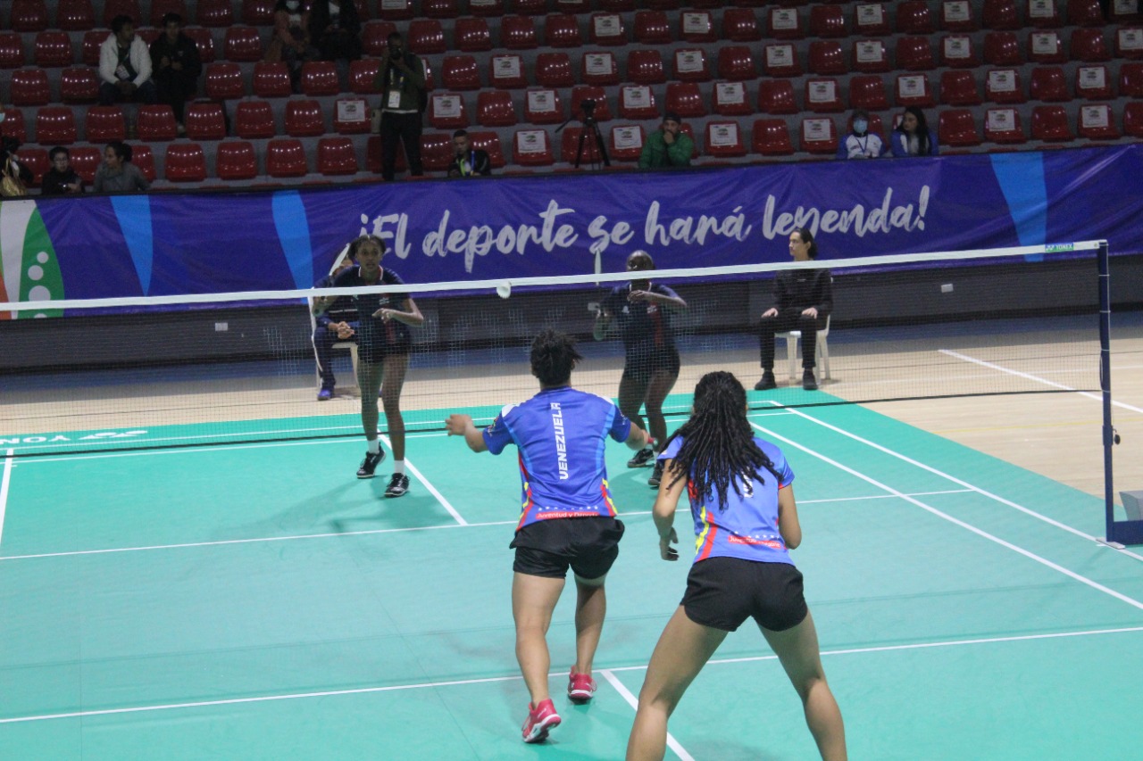 Seleccionado dominicano de badminton derrota a Venezuela y avanza a semifinal de los Juegos Bolivarianos