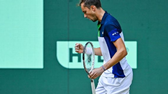 Daniil Medvedev derrota en dos sets a Ylya Ivashka y avanza a cuartos de final del Halle ATP World Tour 500