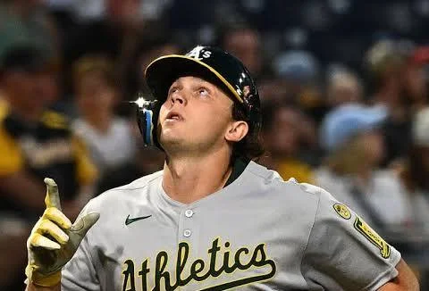 Kurtz extiende a 19 racha juegos seguidos con bases/bolas y empata con T. Williams