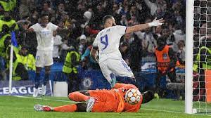 Delantero Benzema guía a Real Madrid al triunfo ante Chelsea en juego de cuartos de finales