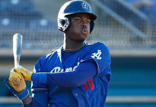 Prospecto Josué De Paula logra noche histórica con su bate en triunfo del Tulsa (AA) de los Dodgers