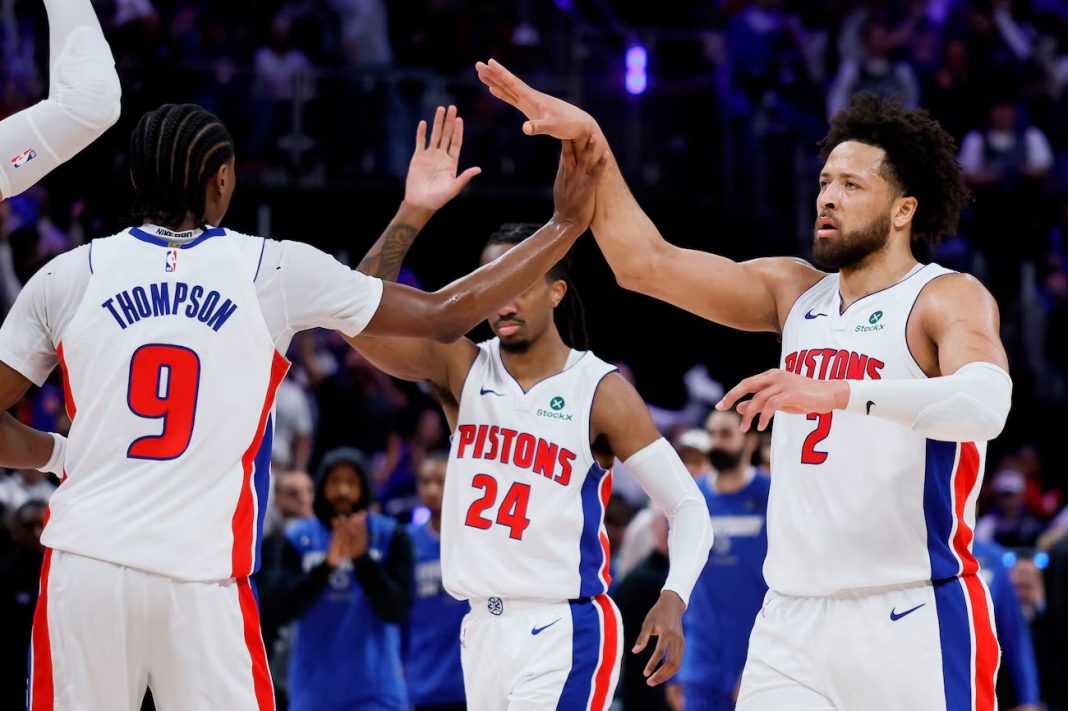 Cunningham logra doble-doble y Pistons vencen Magic; avanzan en playoffs