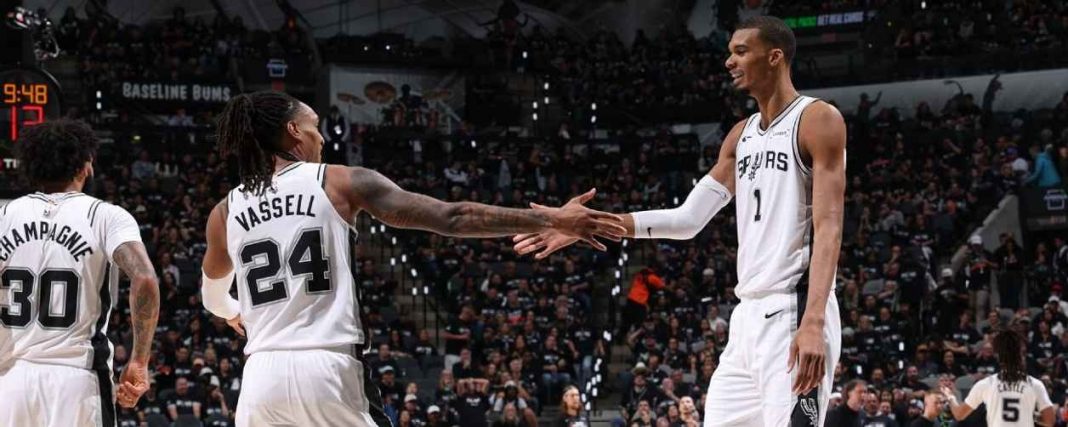 Wembanyama, Fox y Castle ayudan a Spurs en triunfo ante Wolves; igualan serie 1-1 Conferencia Oeste