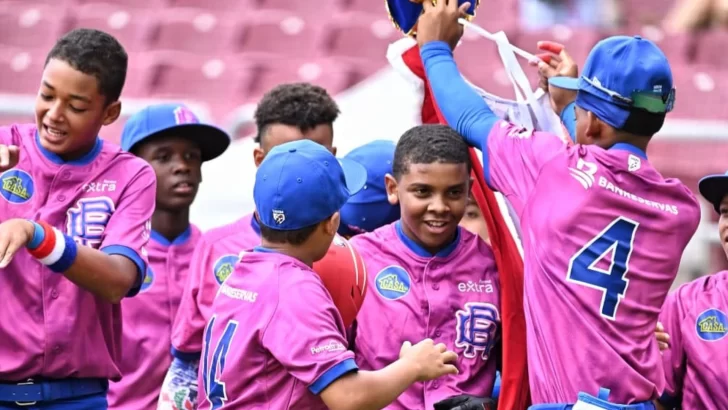 Isaac Brito explota con tres jonrones y récord de remolcadas en nocaut de RD a P.R en Serie del Caribe Kids-2026
