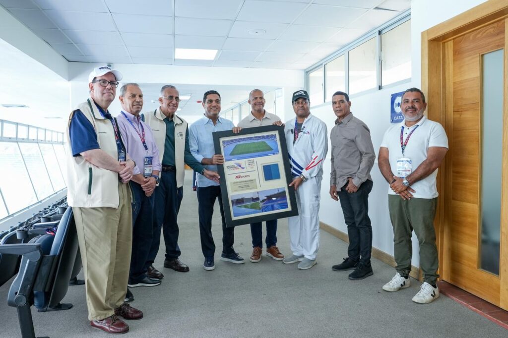 Comité Organizador JCC-2026 reconoce a Félix Sánchez y otras personalidades