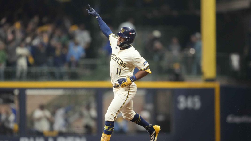 Chourio supera meteóricas rectas de Miller y Cerveceros toman ventaja ante Padres en Serie Divisional