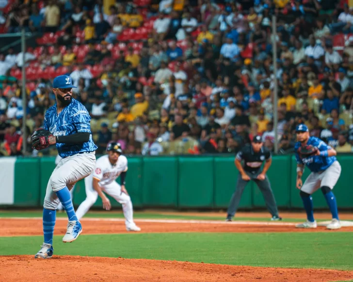 Tigres domestican Aguilas en su nido y mantienen liderato torneo otoño-invernal