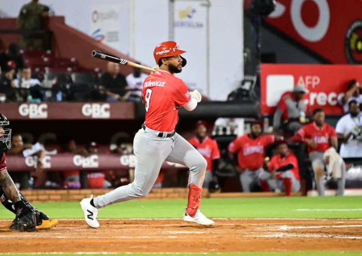 Leones bombardean a Gigantes en pleno SFM y ganan 5to. juego consecutivo